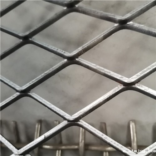 1656117609923077534.jpg 钢板网踏板.jpg