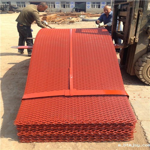 护坡钢板网.jpg