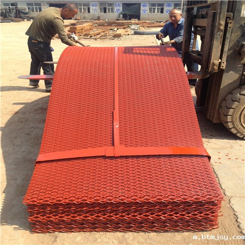 护坡钢板网.jpg